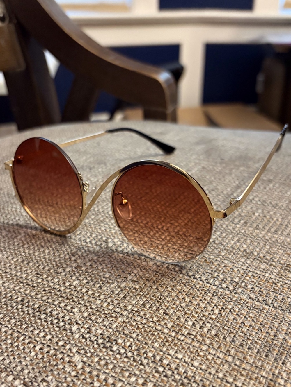 Womens sunglasses O/S